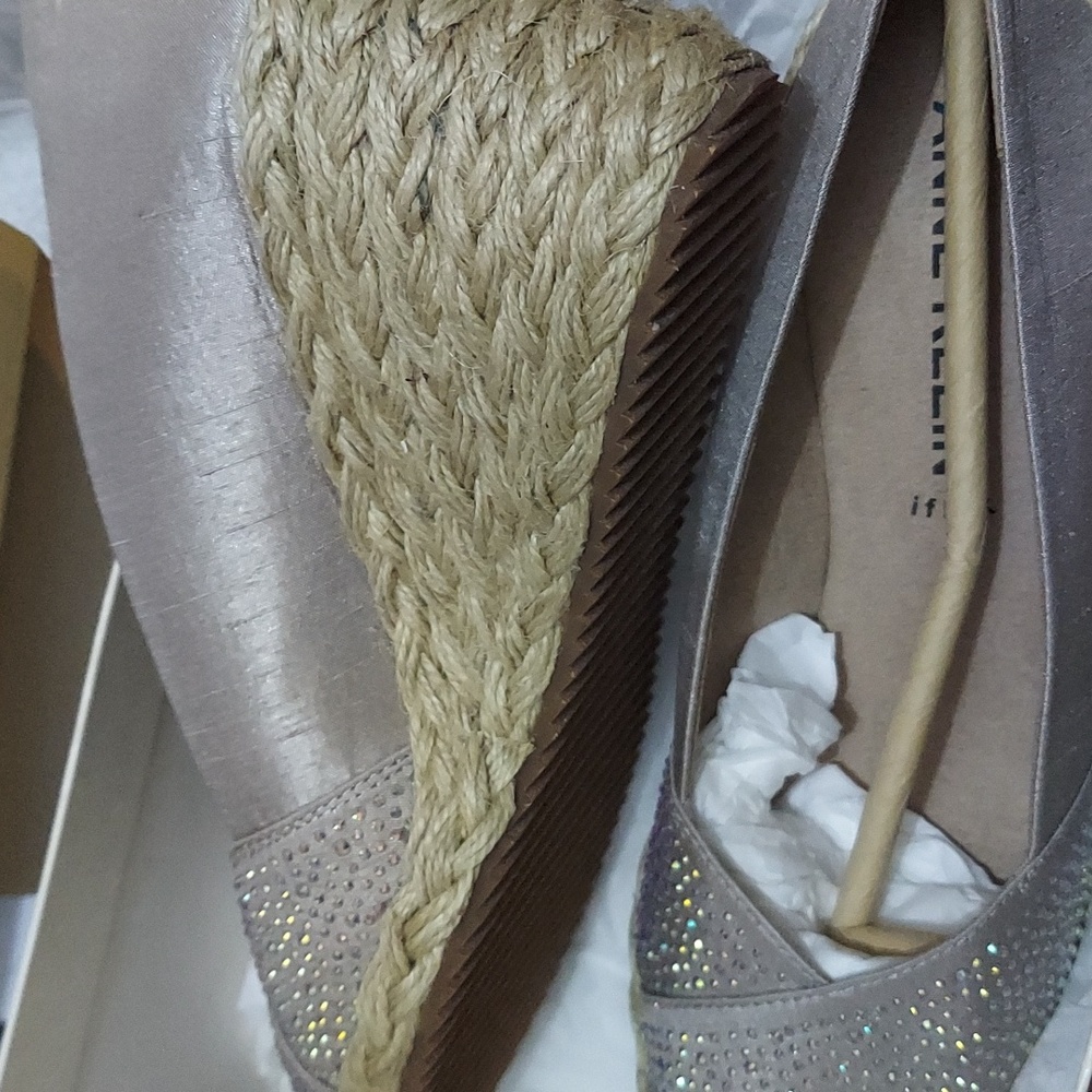 Anne Klein Women's Ezzie-c Wedge Sandals - Picture 3 of 6